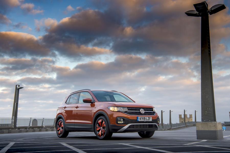  Volkswagen T-Cross SE 2019 года  (UK) (фото 1 из 34)